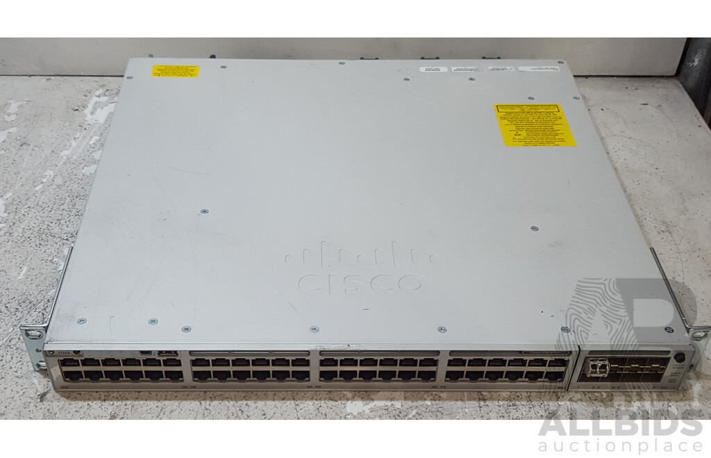 Cisco (C9300-48P-E) Catalyst 9300 48 PoE+ 48-Port Gigabit Switch