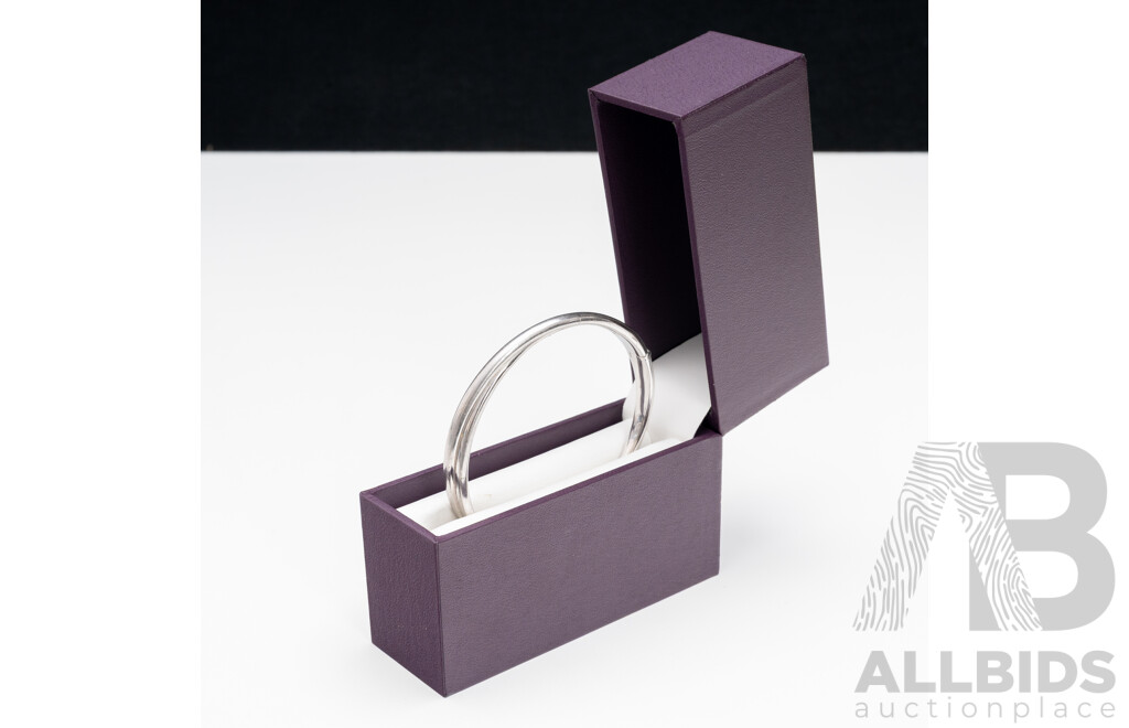 925 Sterling Silver Hinged Crossover Bangle - 30.07gms