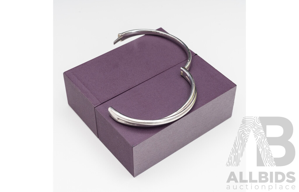 925 Sterling Silver Hinged Crossover Bangle - 30.07gms
