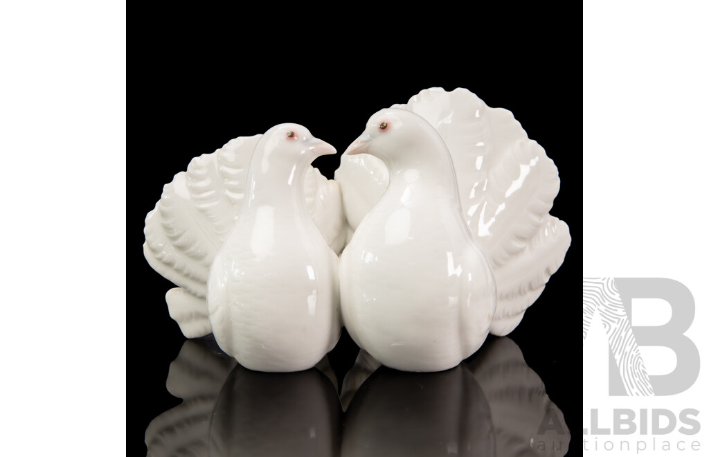 Couple of Doves by Antonio Ballester for Lladro