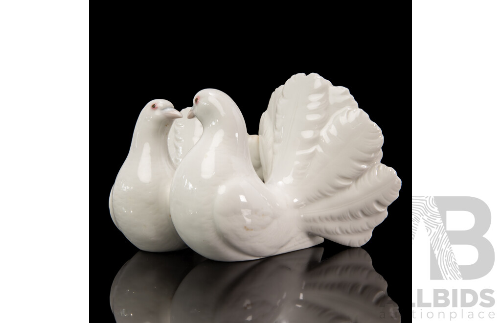 Couple of Doves by Antonio Ballester for Lladro