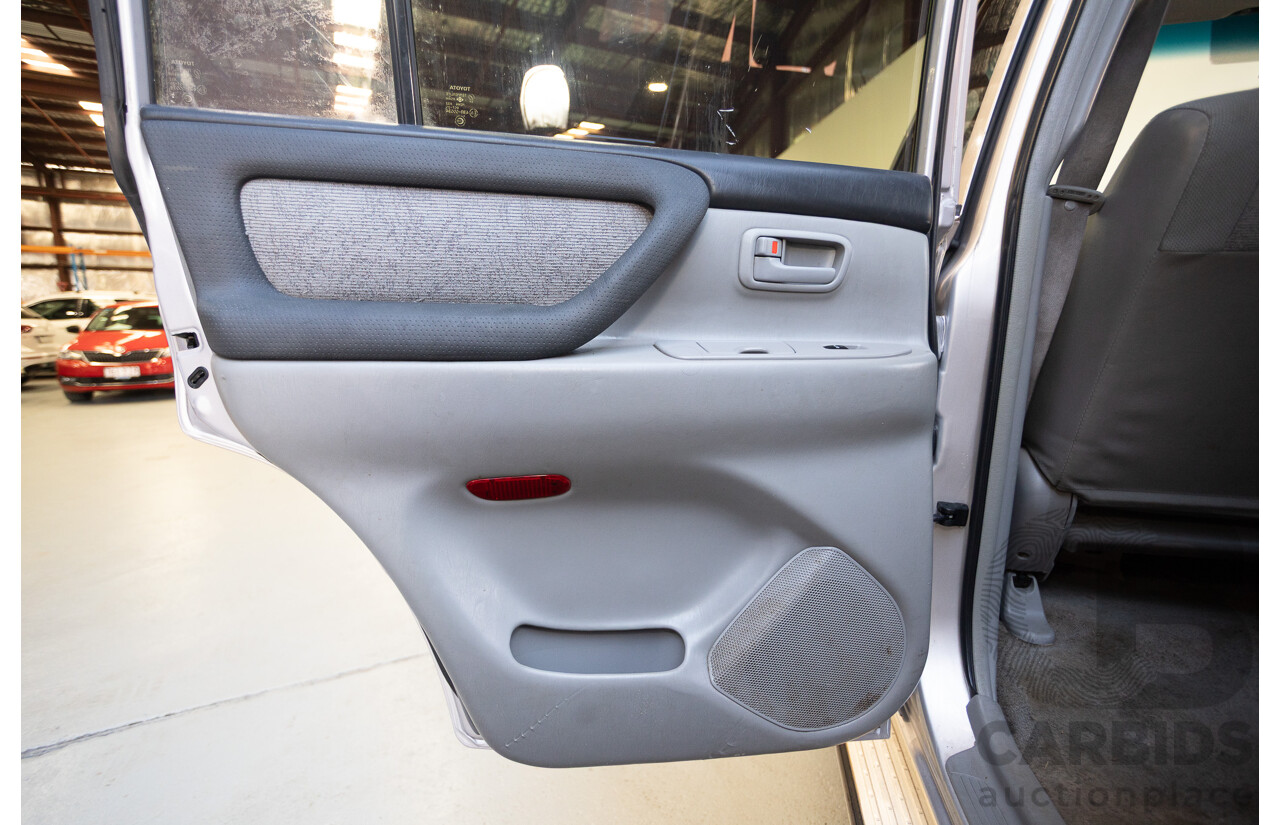 10/2002 Toyota Landcruiser GXL (4x4) FZJ105R 4D Warm Silver Metallic V8 4.7L - 8 Seater