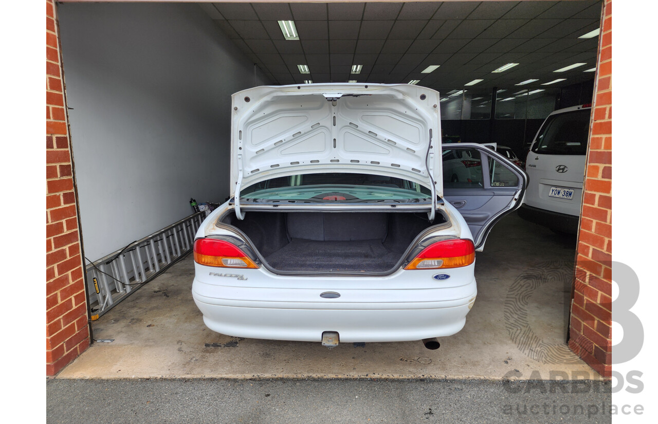5/1997 Ford Falcon GLi EL 4d Sedan White 4.0L