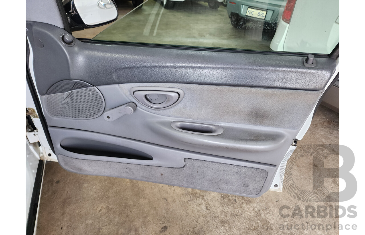 5/1997 Ford Falcon GLi EL 4d Sedan White 4.0L