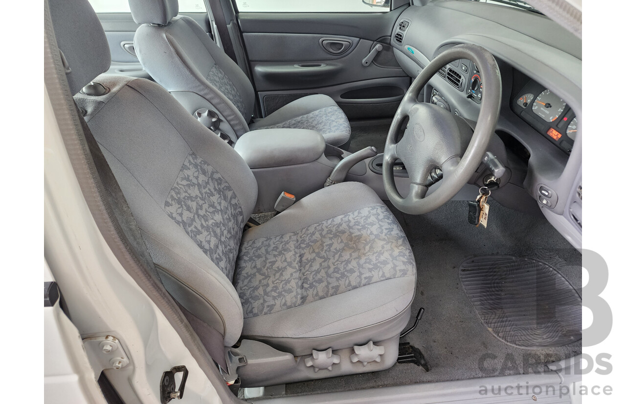 5/1997 Ford Falcon GLi EL 4d Sedan White 4.0L