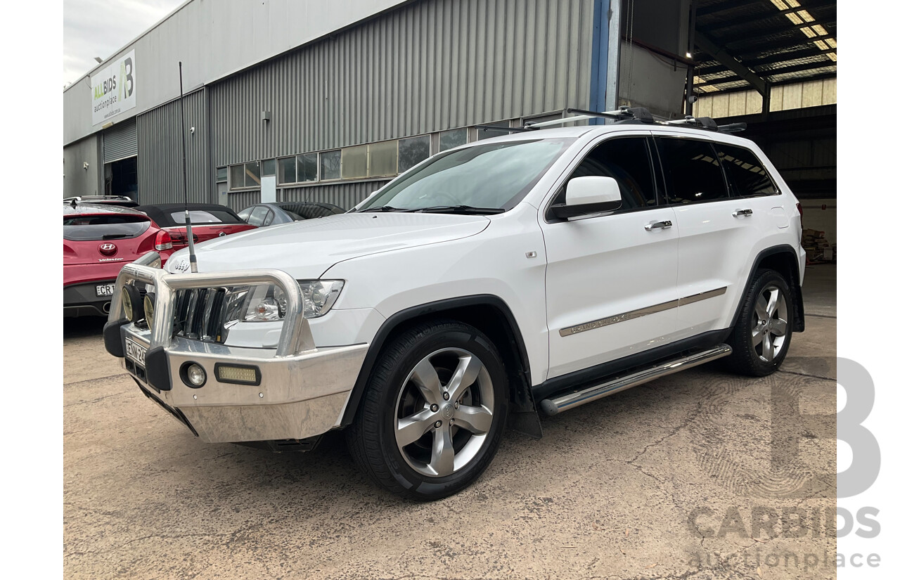 3/2013 Jeep Grand Cherokee Limited (4x4) WK MY13 4d Wagon Bright White Turbo Diesel V6 3.0L