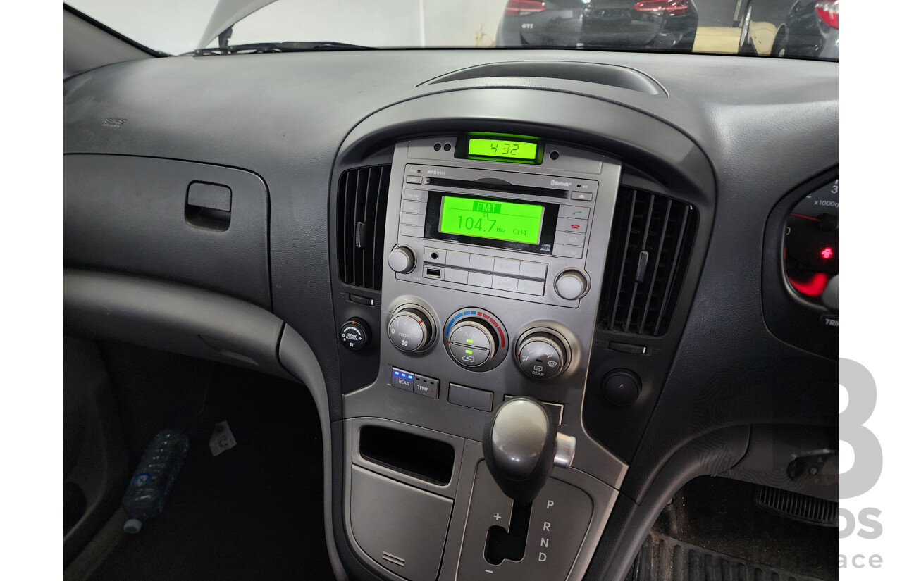 4/2012 Hyundai Imax  TQ MY11 4d Wagon Grey 2.5L