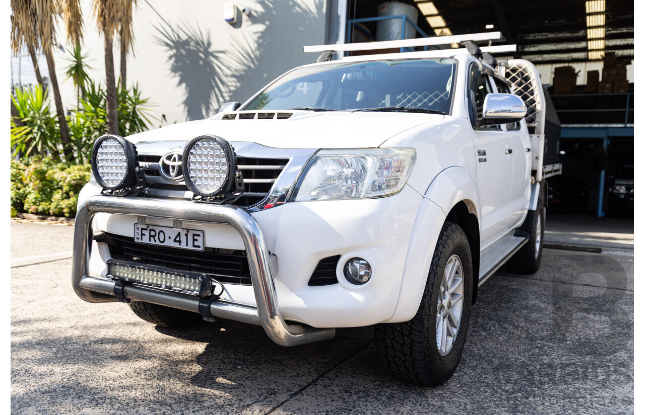 7/2014 Toyota Hilux SR5 (4x4) KUN26R MY14 Dual Cab P/Up Cool White Turbo Diesel 3.0L