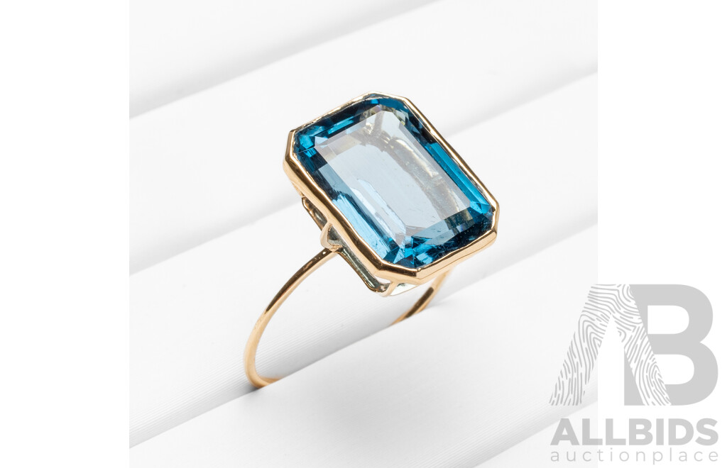 14ct Yellow Gold Natural London Blue Topaz Ring with Valuation - Size N.5