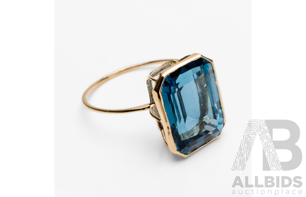 14ct Yellow Gold Natural London Blue Topaz Ring with Valuation - Size N.5