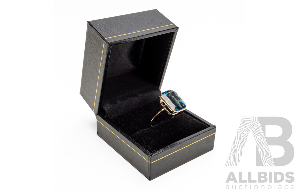 14ct Yellow Gold Natural London Blue Topaz Ring with Valuation - Size N.5