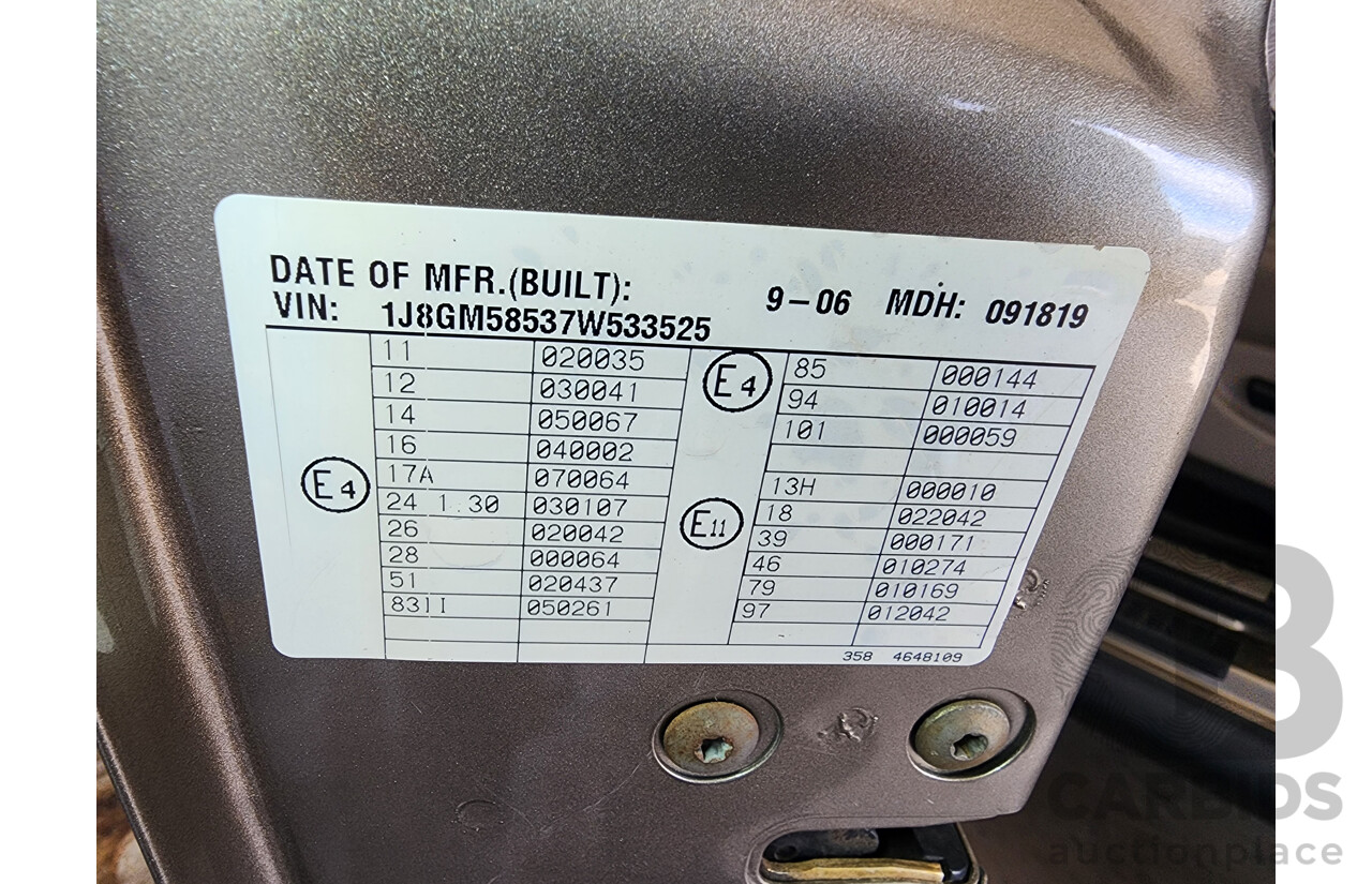 2/2007 Jeep Cherokee Limited (4x4) KJ MY05 UPGRADE II 4d Wagon Gold 2.8L