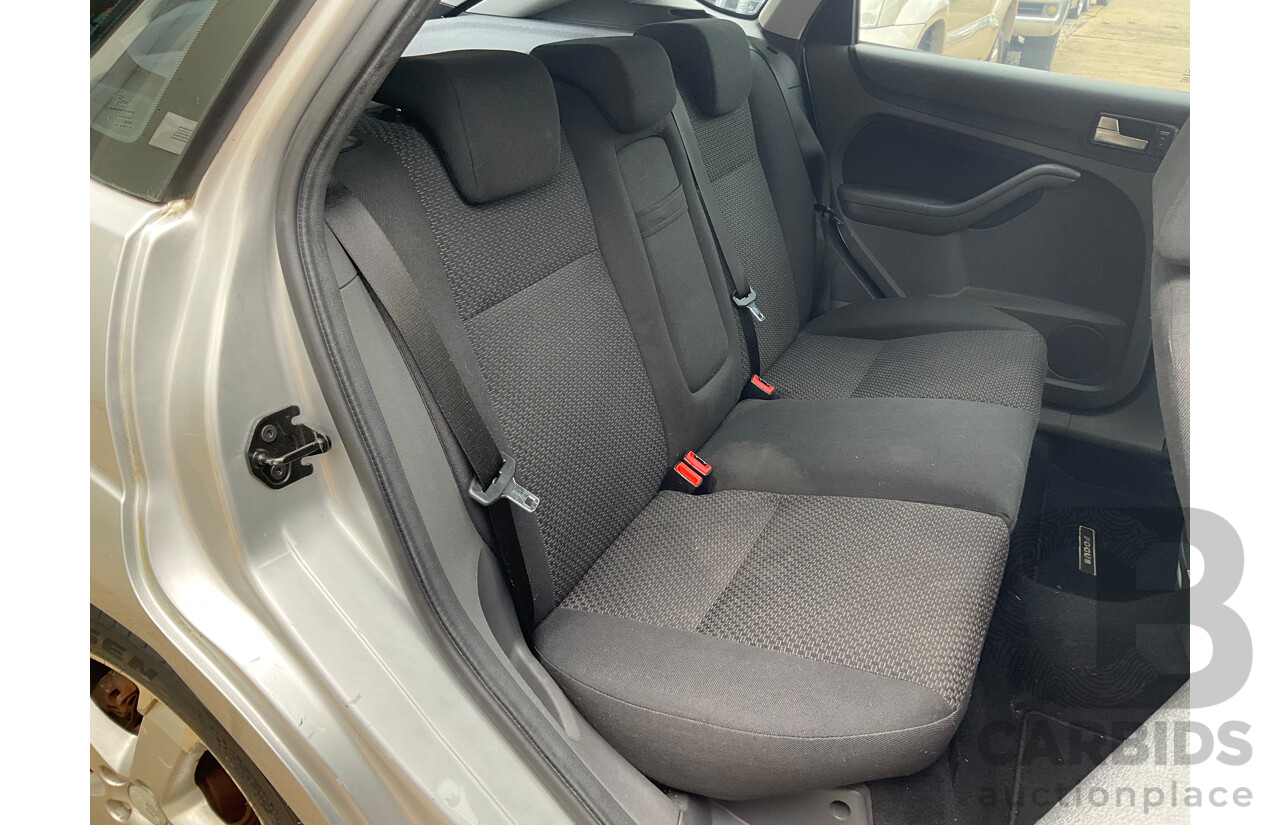 3/2007 Ford Focus Zetec LS 5d Hatchback Pure Silver Metallic  2.0L