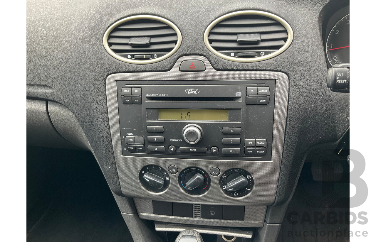 3/2007 Ford Focus Zetec LS 5d Hatchback Pure Silver Metallic  2.0L