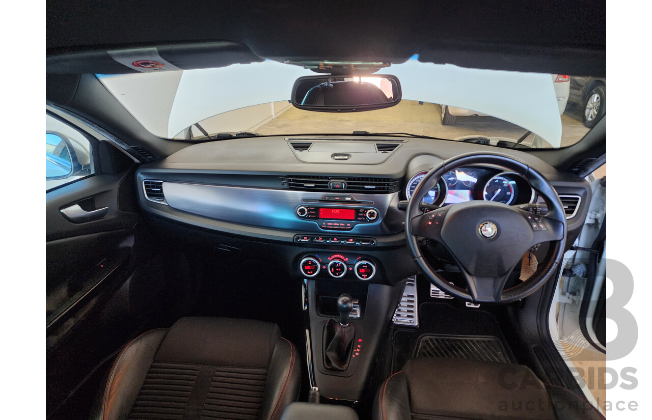 5/2012 Alfa Romeo Giulietta 2.0 Jtd-M  5d Hatchback White 2.0L