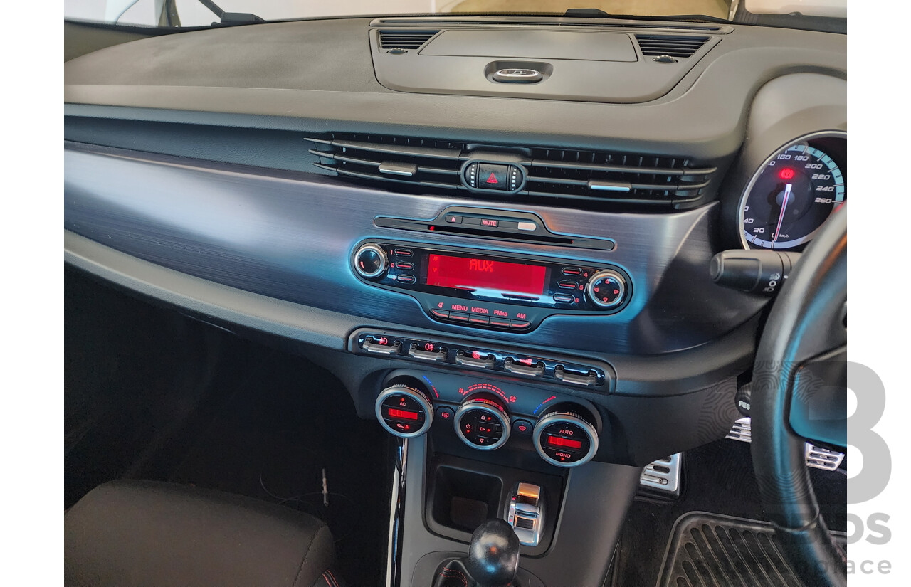 5/2012 Alfa Romeo Giulietta 2.0 Jtd-M  5d Hatchback White 2.0L