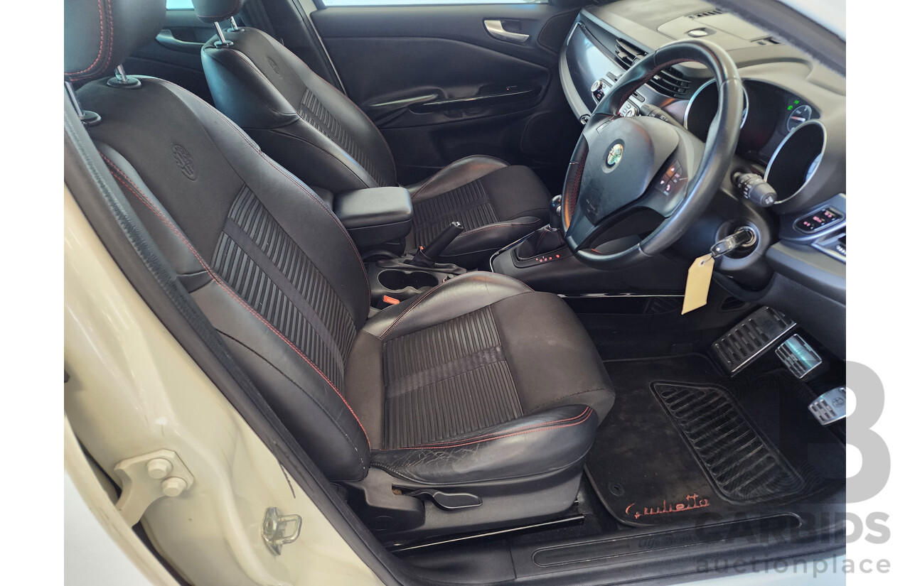 5/2012 Alfa Romeo Giulietta 2.0 Jtd-M  5d Hatchback White 2.0L