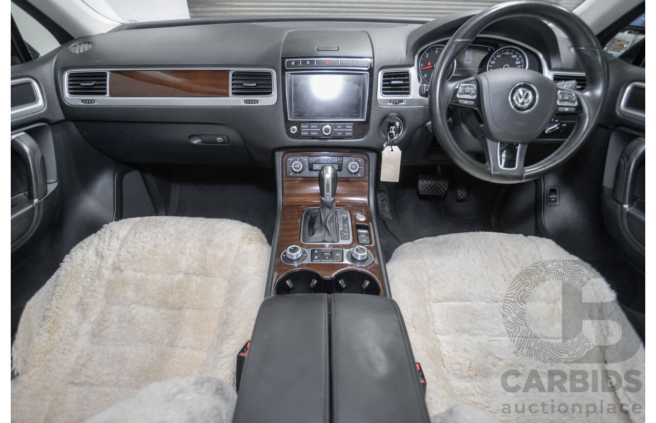 6/2016 Volkswagen Touareg V6 TDI (AWD) 7P MY16 4D Wagon Moonlight Blue Pearlescent Diesel V6 (180kW) 3.0L
