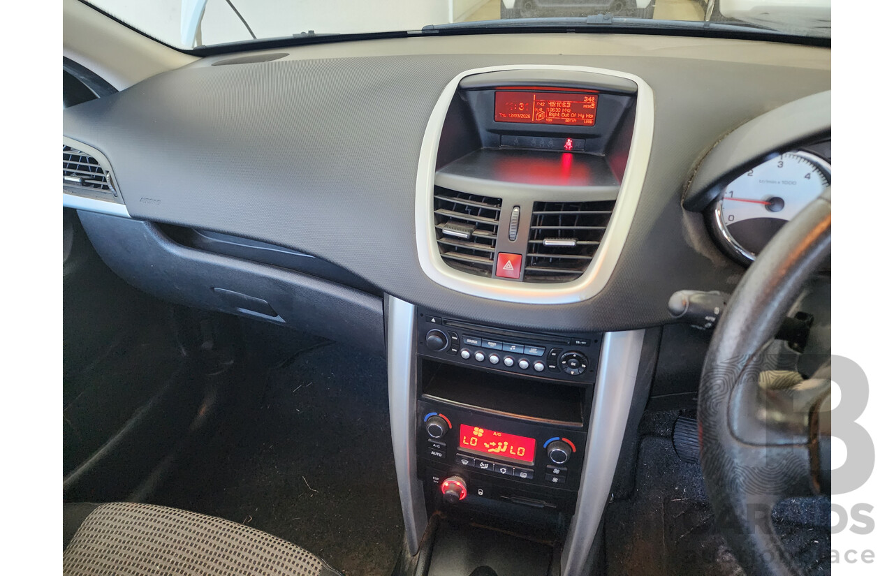 6/2010 Peugeot 207 XT HDi MY10 5d Hatchback White 1.6L