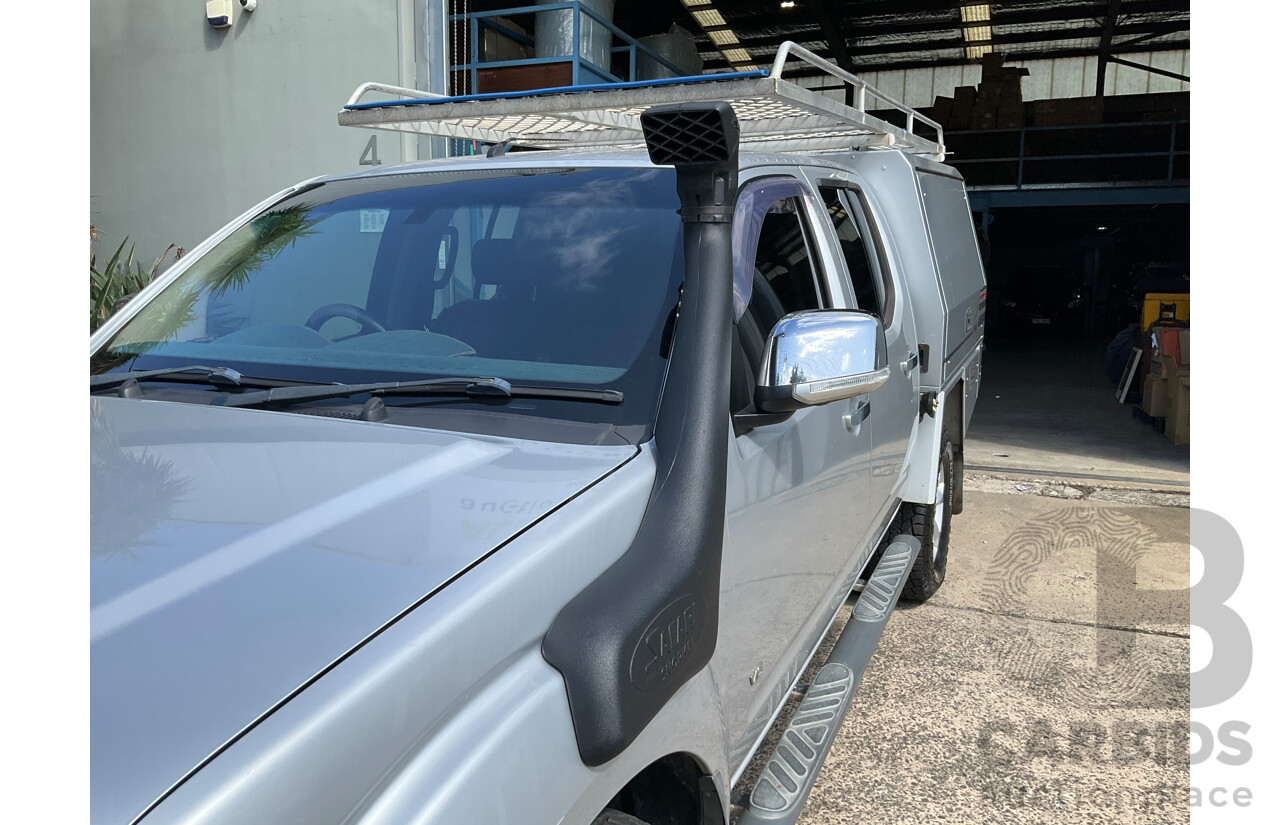 8/2011 Nissan Navara ST-X 550 (4x4) D40 7sp Dual Cab Utility Silver Turbo Diesel V6 3.0L