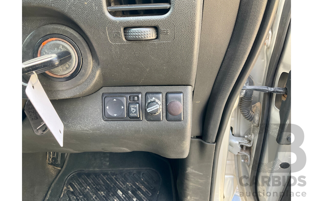8/2011 Nissan Navara ST-X 550 (4x4) D40 7sp Dual Cab Utility Silver Turbo Diesel V6 3.0L