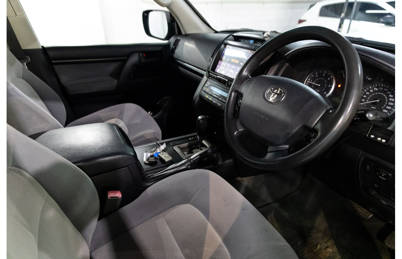 2/2008 Toyota Landcruiser GXL (4x4) VDJ200R 4d Wagon Ebony Black Turbo Diesel V8 4.5L