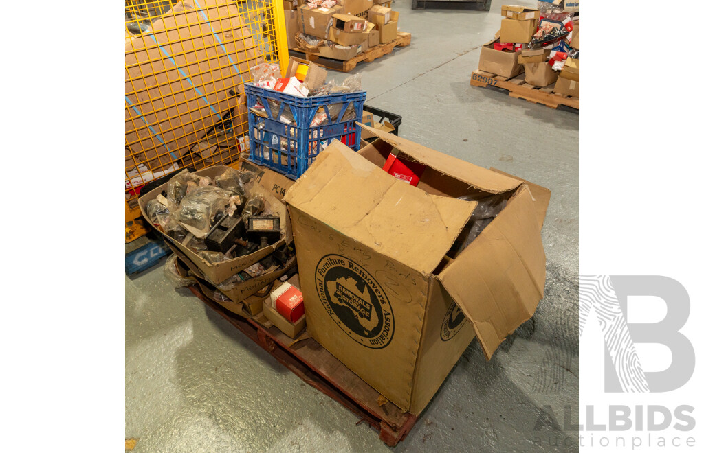 Pallet Lot of Various NOS Genuine GM Holden Parts