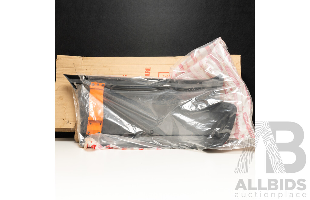 NOS Genuine Holden VN/VP Wagon Right Hand Side Rear Bumper Corner - Black