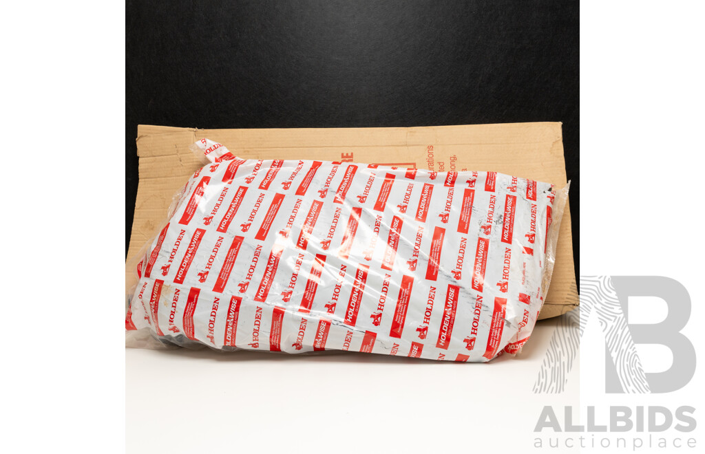 NOS Genuine Holden VN/VP Wagon Right Hand Side Rear Bumper Corner - Black