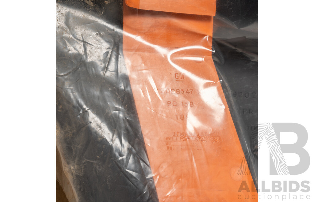 NOS Genuine Holden VN/VP Wagon Right Hand Side Rear Bumper Corner - Black