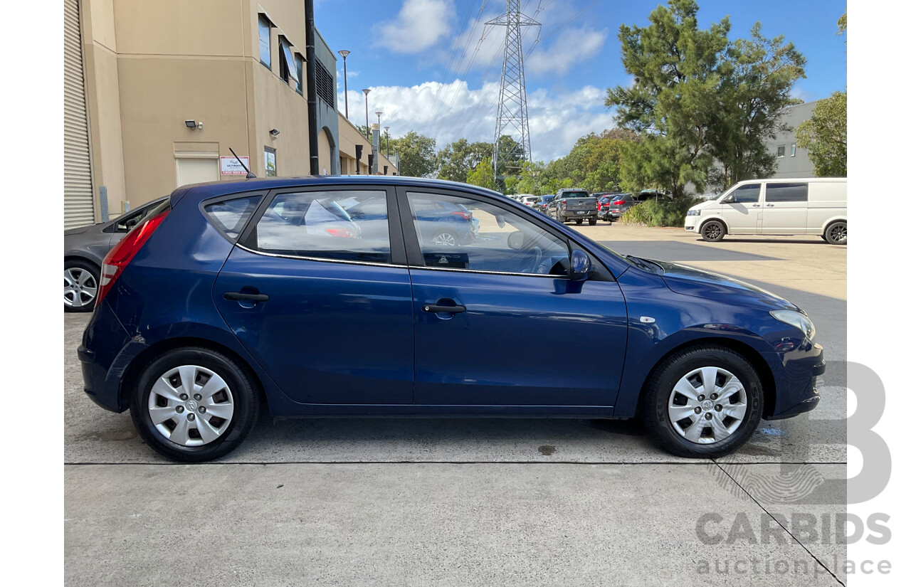 12/2011 Hyundai i30 SX FD MY11 5d Hatchback Blue 2.0L