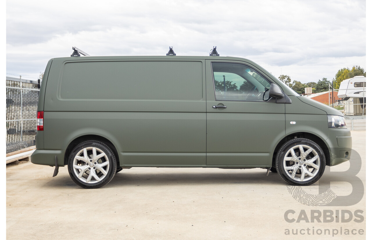 06/2014 Volkswagen Transporter TDI 250 SWB T5 MY14 Van White Matt Green (Wrapped) Turbo Diesel 2.0L