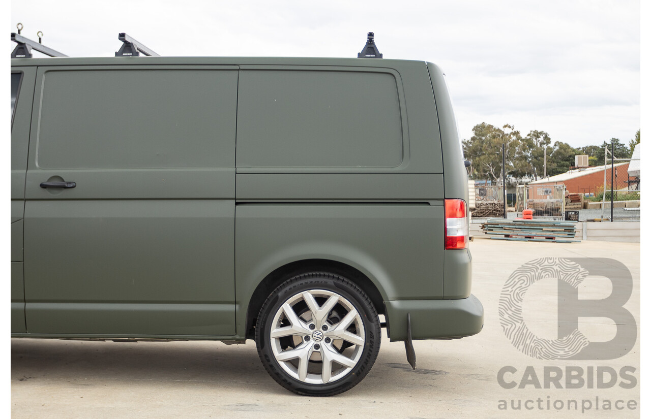 06/2014 Volkswagen Transporter TDI 250 SWB T5 MY14 Van White Matt Green (Wrapped) Turbo Diesel 2.0L