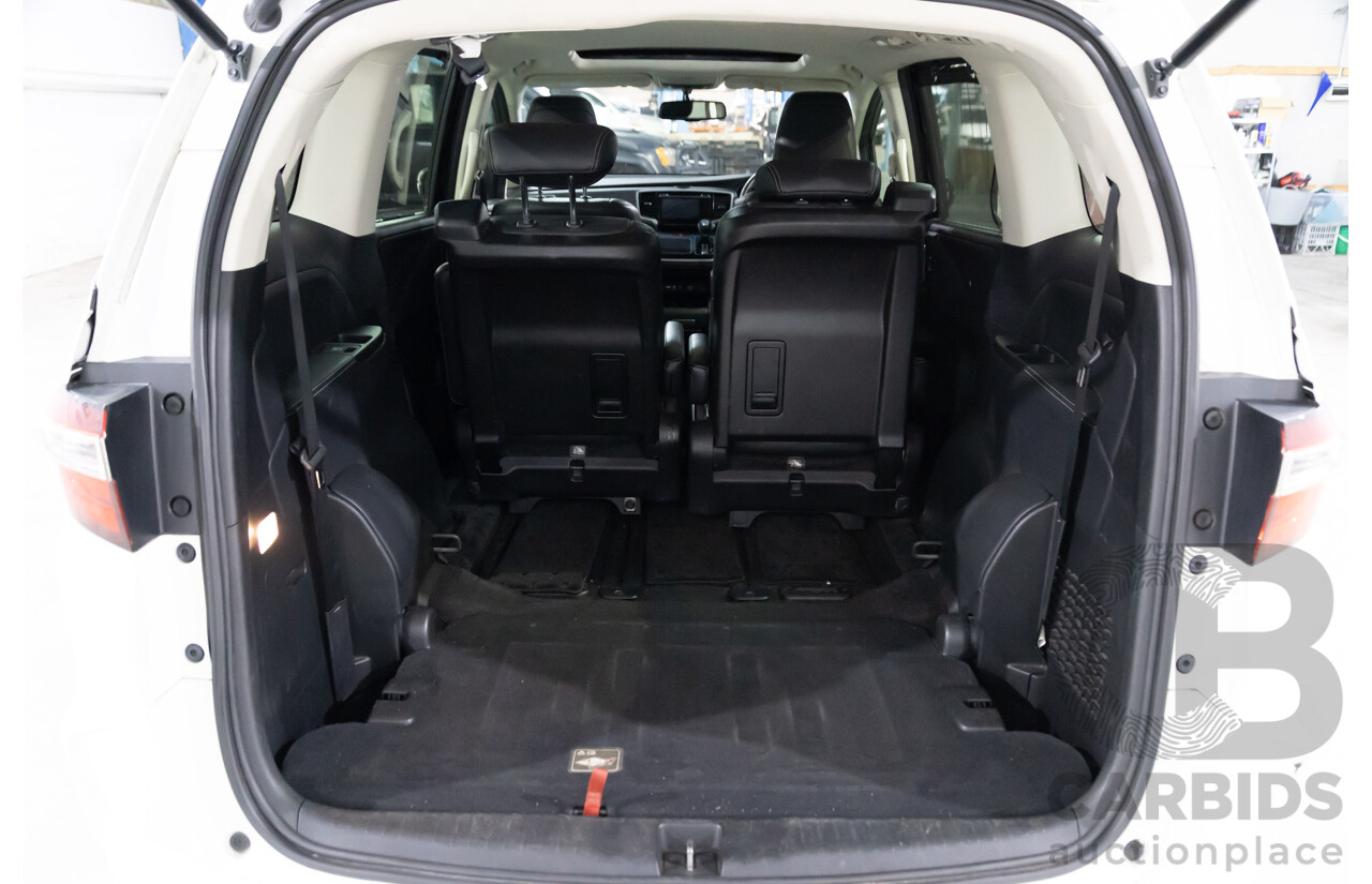03/2016 Honda Odyssey VTi-L (FWD) RC MY16 7 Seats 4d Wagon White Diamond Pearl 2.4L