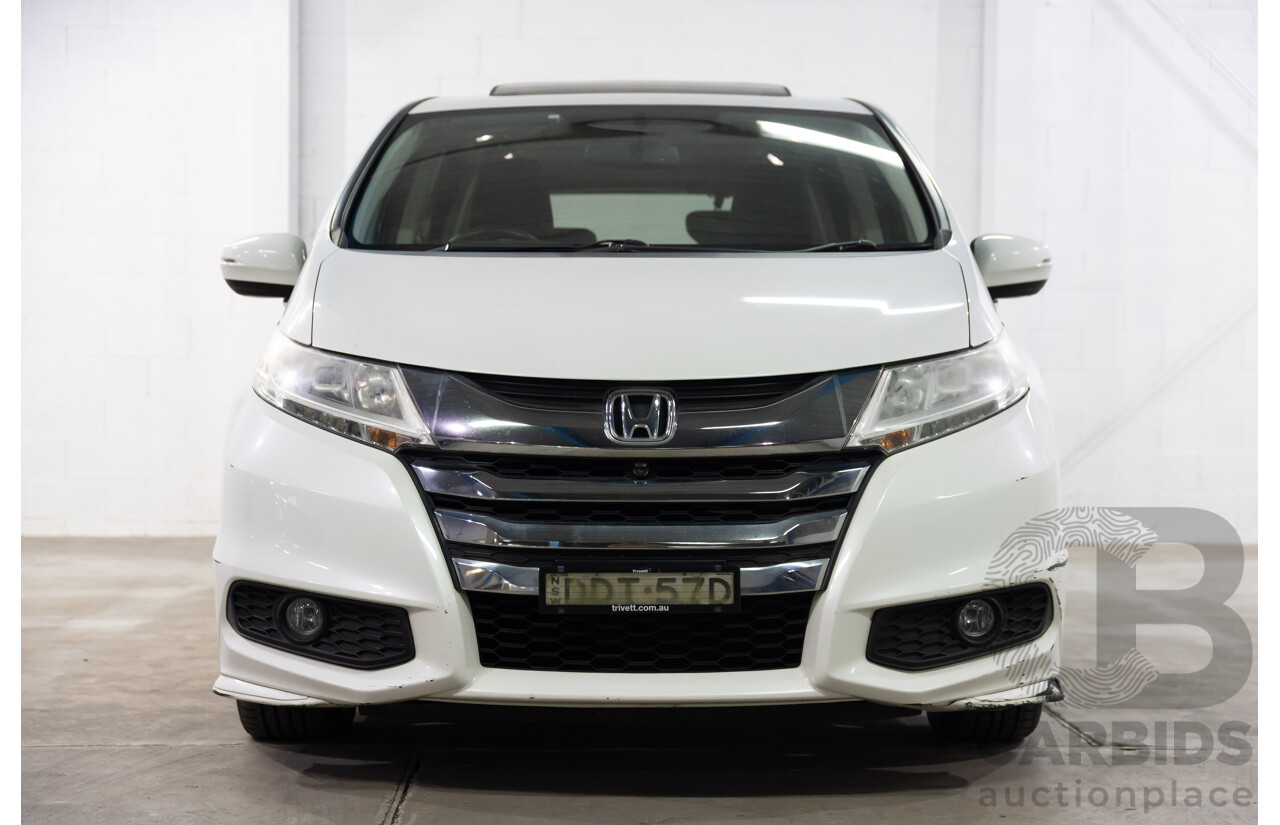 03/2016 Honda Odyssey VTi-L (FWD) RC MY16 7 Seats 4d Wagon White Diamond Pearl 2.4L