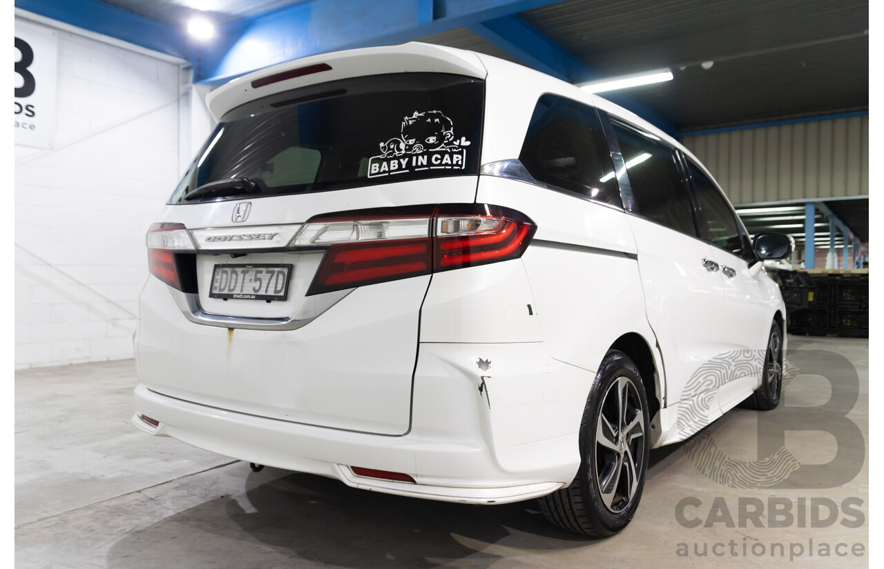 03/2016 Honda Odyssey VTi-L (FWD) RC MY16 7 Seats 4d Wagon White Diamond Pearl 2.4L