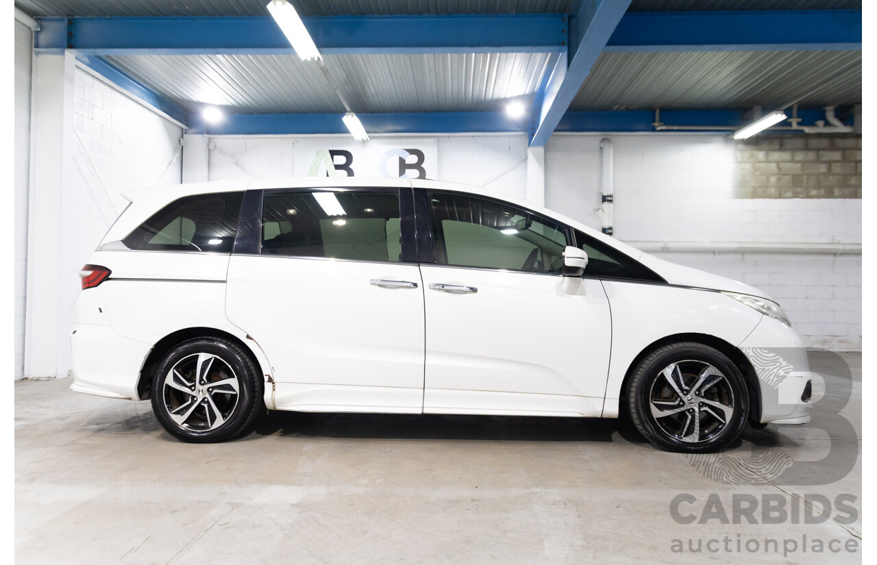 03/2016 Honda Odyssey VTi-L (FWD) RC MY16 7 Seats 4d Wagon White Diamond Pearl 2.4L