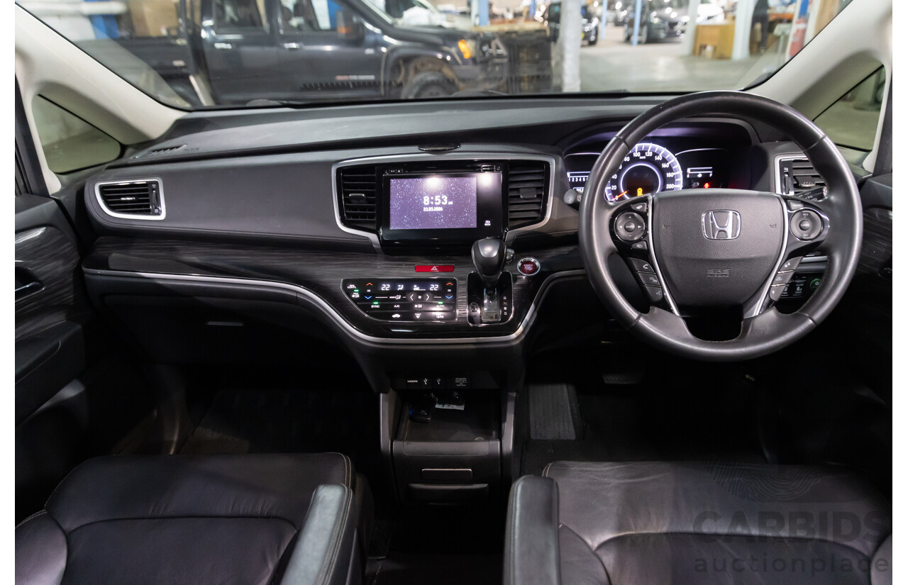 03/2016 Honda Odyssey VTi-L (FWD) RC MY16 7 Seats 4d Wagon White Diamond Pearl 2.4L