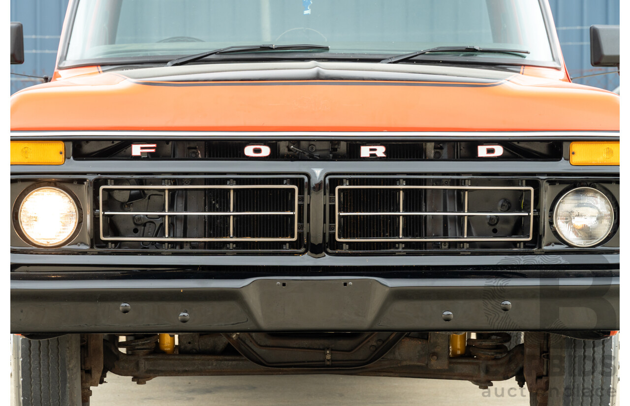 8/1977 Ford F350 Banana Back Tow Truck 2d C/Chas Gloss Red V8 4.9L