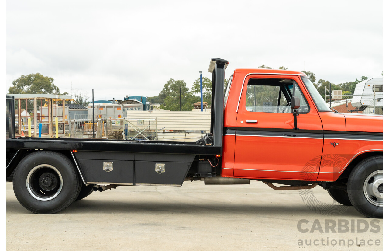 8/1977 Ford F350 Banana Back Tow Truck 2d C/Chas Gloss Red V8 4.9L