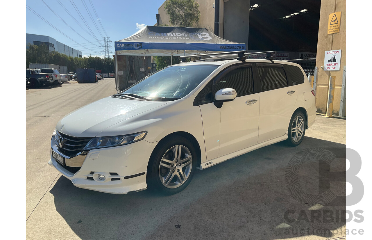 3/2010 Honda Odyssey Luxury RB 4d Wagon White 2.4L - 7 Seater
