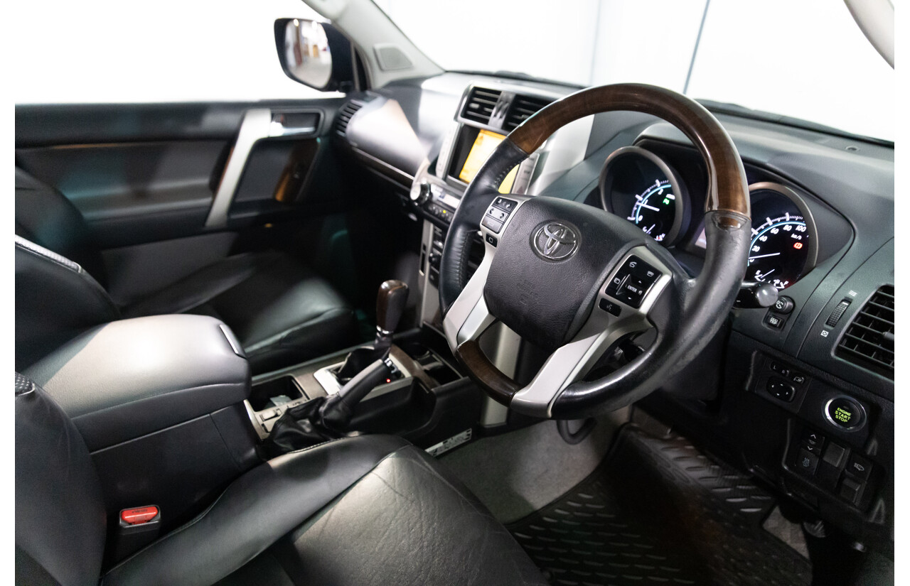 10/2009 Toyota Landcruiser Prado Kakadu (4x4) KDJ150R 4d Wagon Graphite Grey Turbo Diesel 3.0L