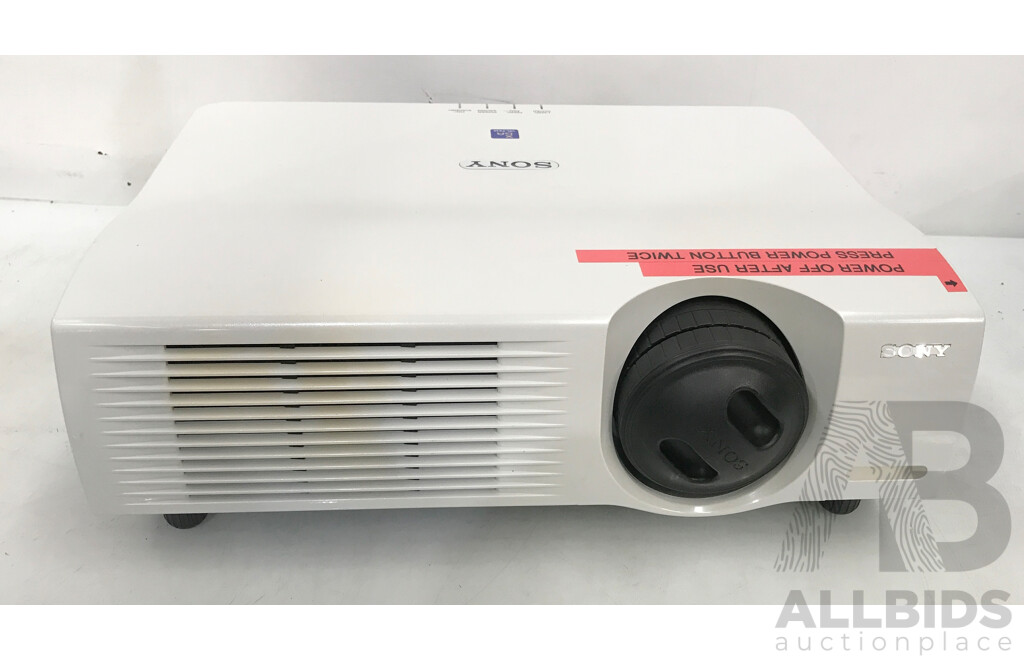 Sony (VPL-PX35) SuperBright Data Projector