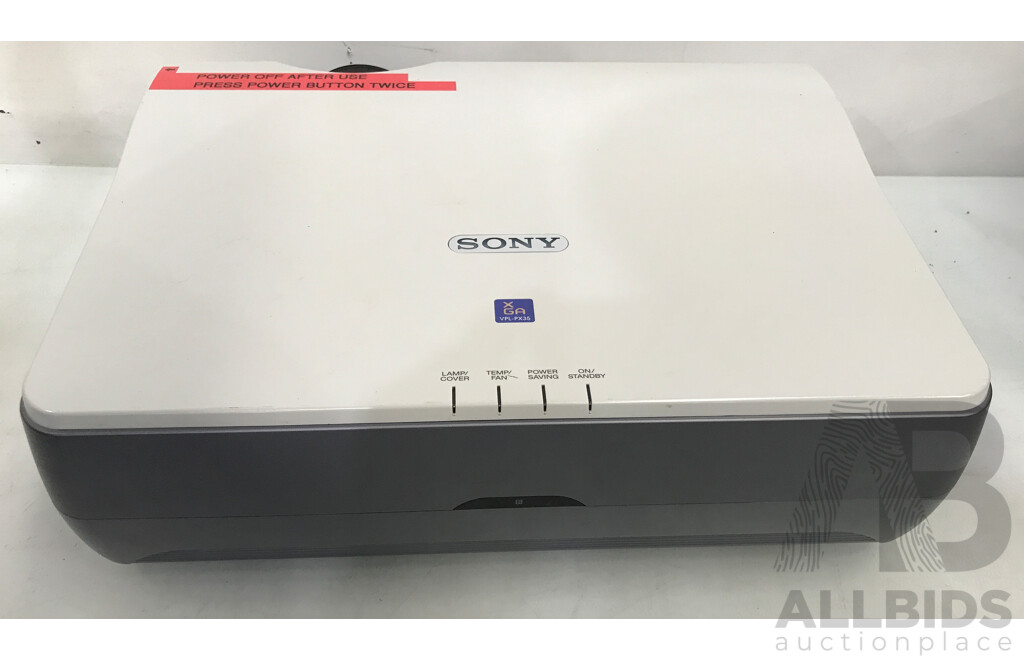 Sony (VPL-PX35) SuperBright Data Projector