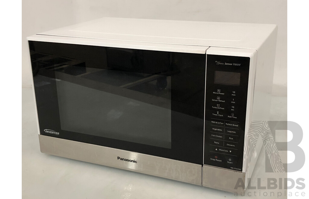 Panasonic Genius 32 Litre 1100W Microwave Oven - NN-ST655W