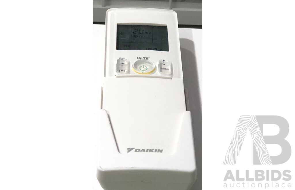 Daikin Split System Air Conditioner with Remote Control