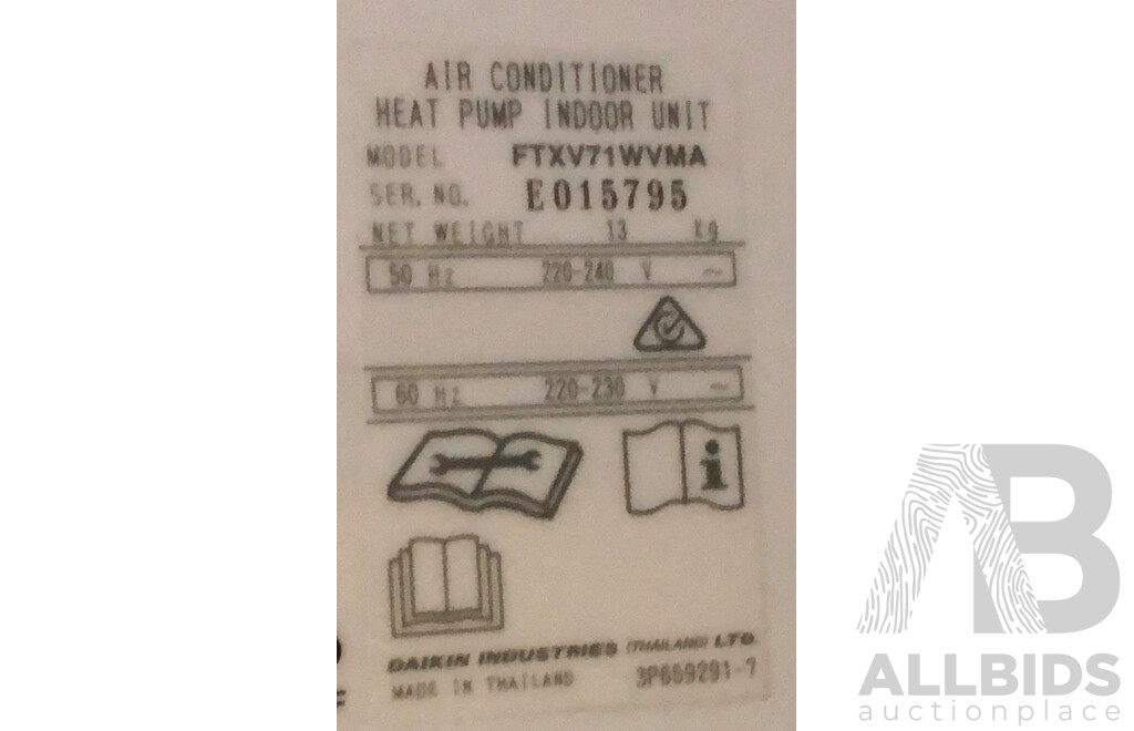 Daikin Split System Air Conditioner with Remote Control