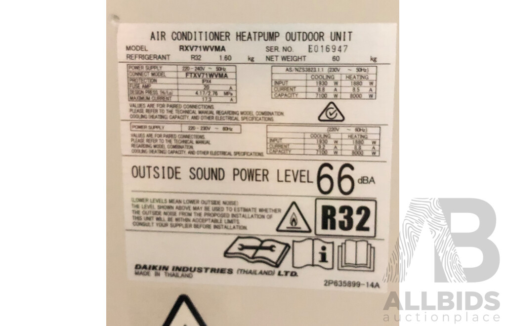 Daikin Split System Air Conditioner with Remote Control
