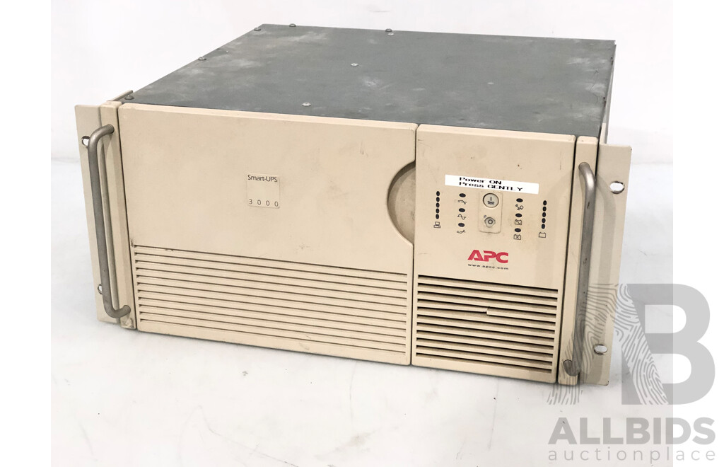 APC Smart-UPS 3000VA