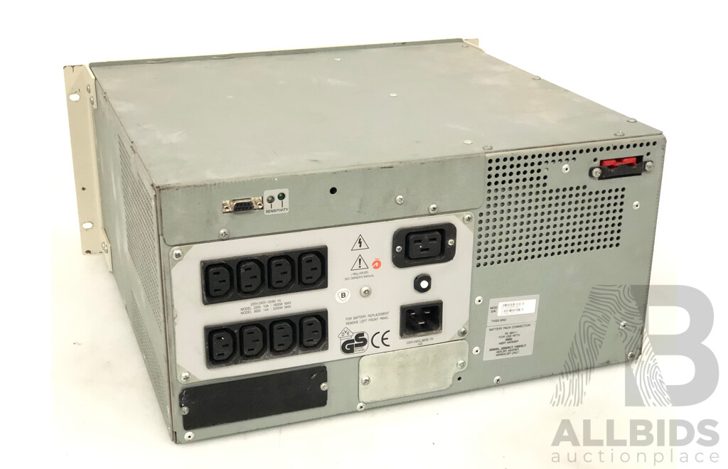 APC Smart-UPS 3000VA